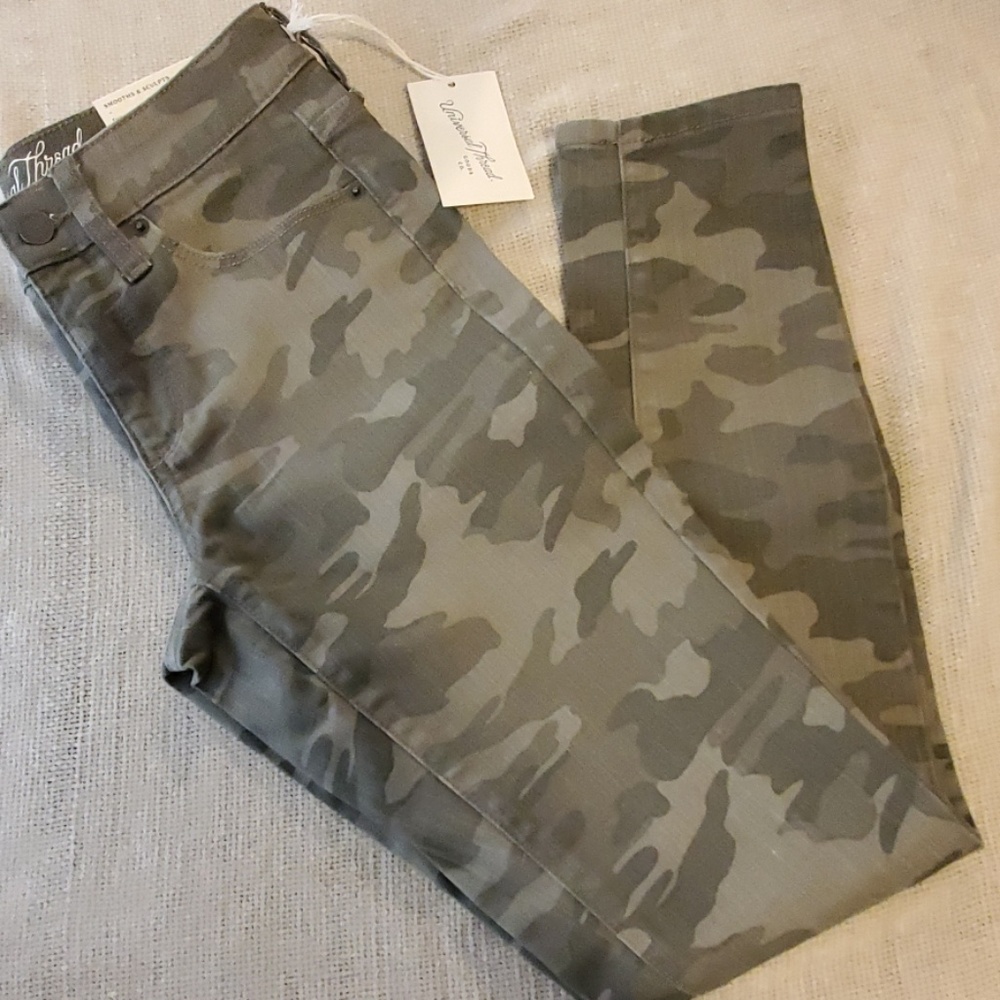 Camouflage jeans